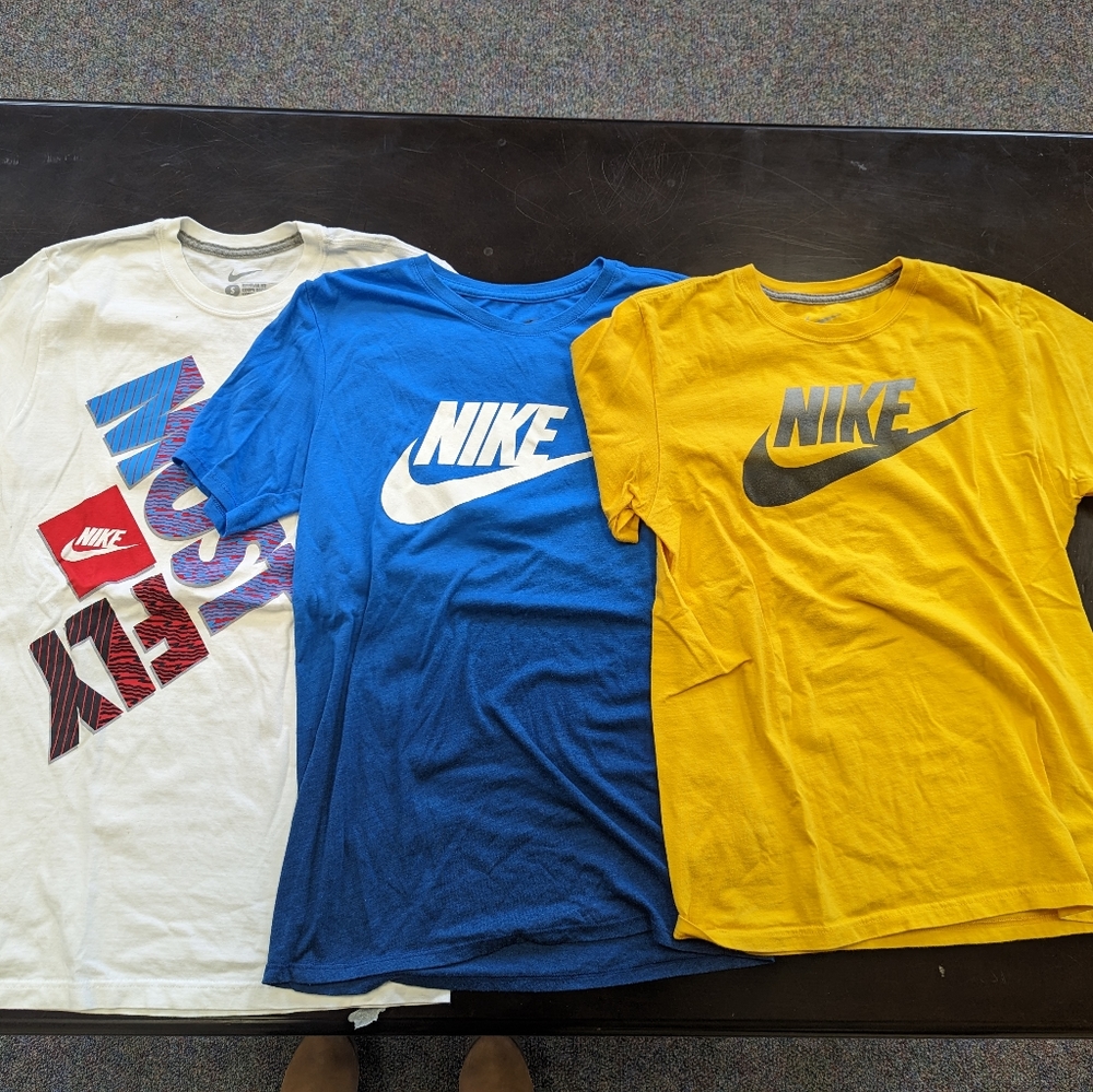 *SOLD* 26 Nike Shirts